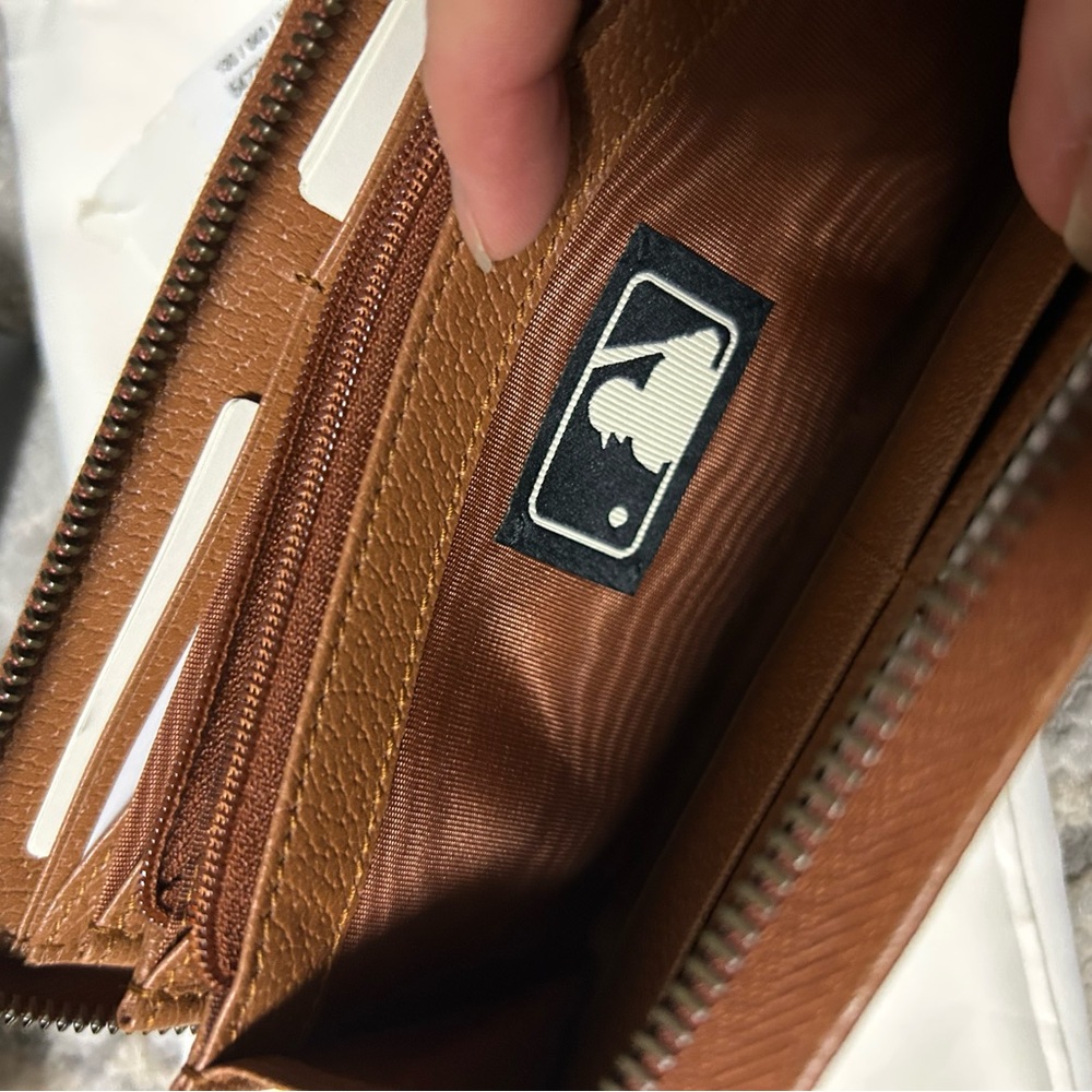 New Gucci Long Wallet Yankees GG Supreme Brown Zip Long Wallet Beige With Box - Picture 6 of 6
